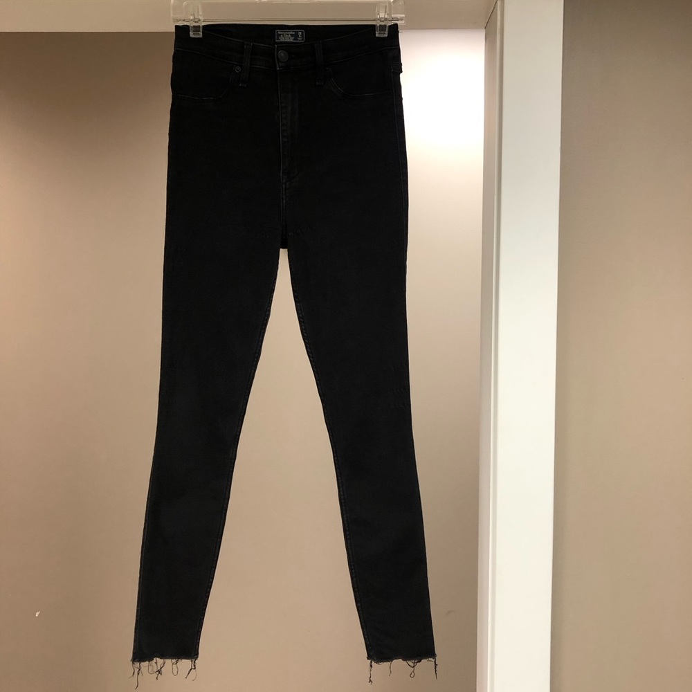 Abercrombie & Fitch Ultra High Rise Jean Legging Black 28 / 6R